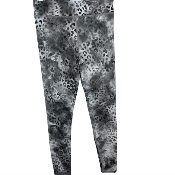 🥑5/$25 Evolution and Creation The Jenni leopard print Leggings S - Picture 2 of 4